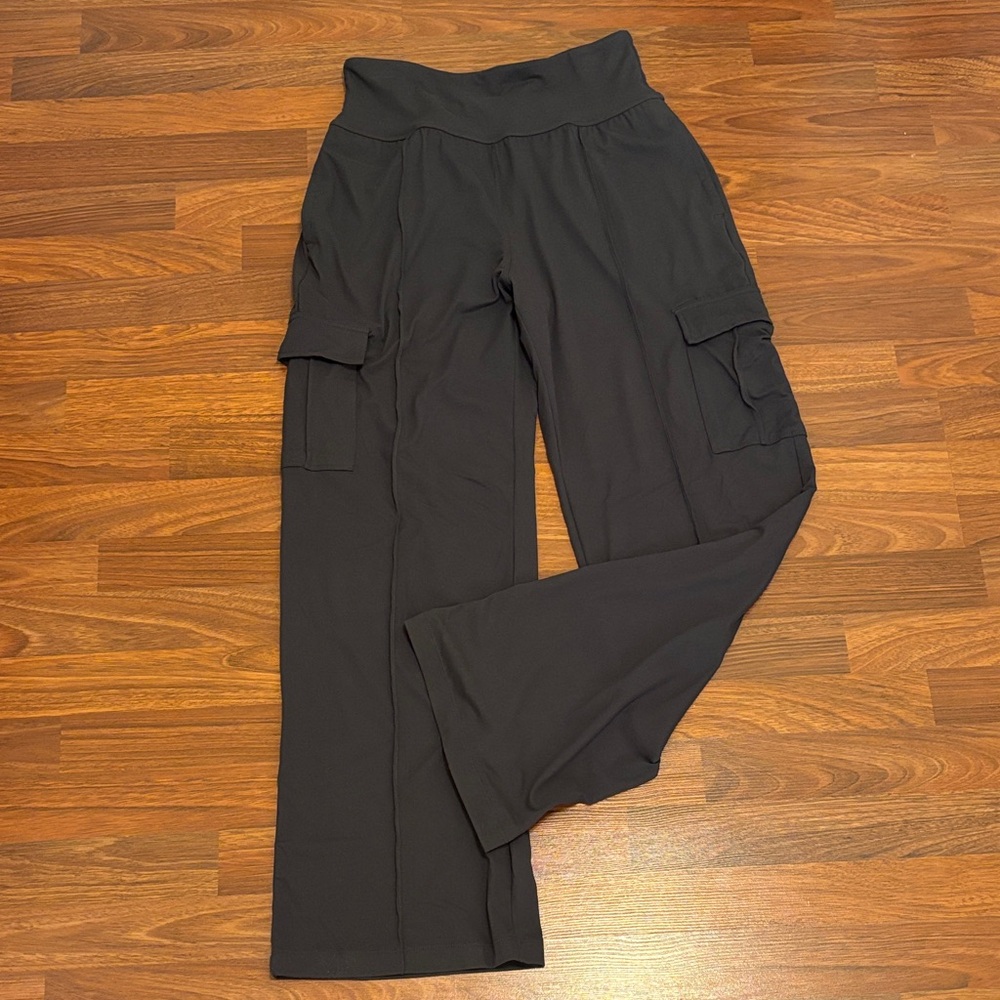 NWOT super soft and stretchy Women's Black athleisure Cargo Pants size large.